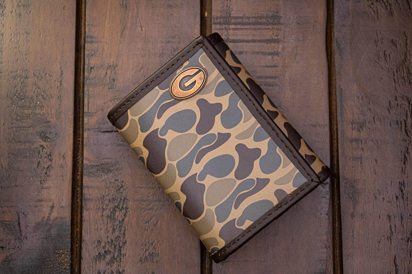 Georgia Bulldogs Men's Trifold Old School Camo Leather Wallet.