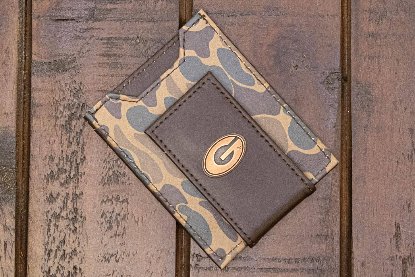 Georgia Bulldogs Men's Magnetic Front Pocket Old School Camo Leather Wallet.