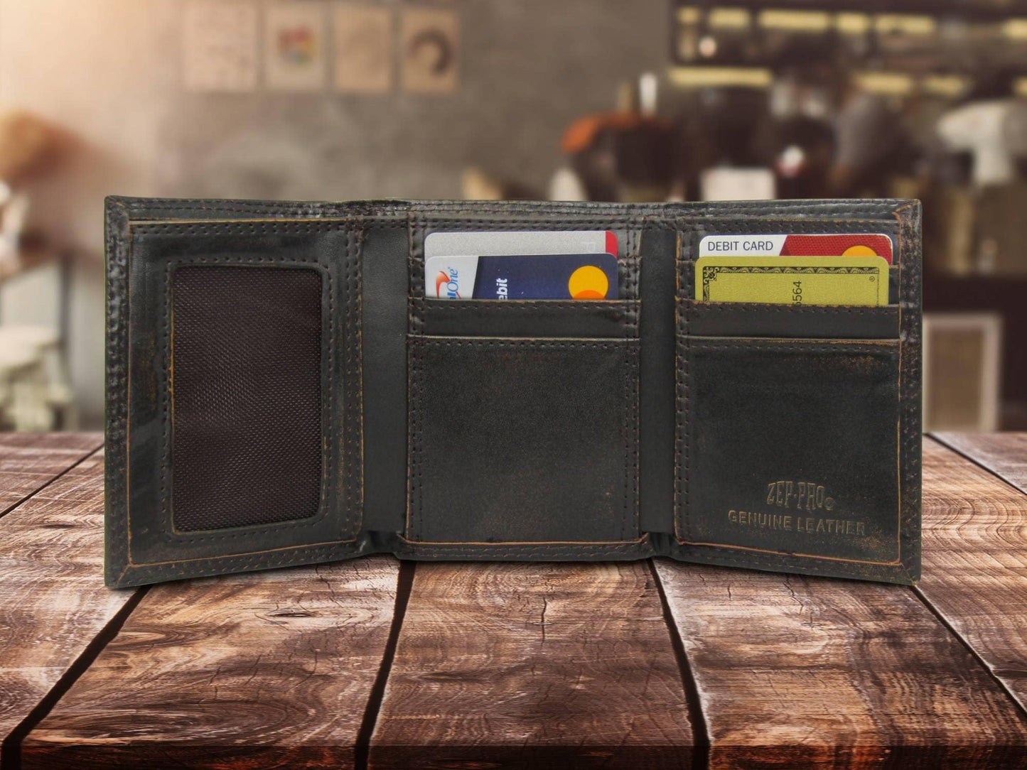 Georgia Bulldogs Men's Trifold Old School Camo Leather Wallet.
